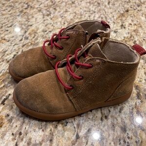 UGG Kids Boys Kristjan Chukka Boots Chestnut Size 11 US